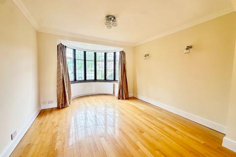 3 bedroom semi-detached house to rent, London N12