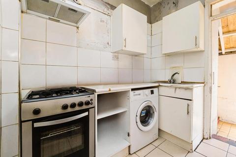 3 bedroom end of terrace house for sale, Ruskin Avenue, Manor Park, London, E12