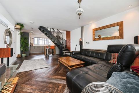 2 bedroom end of terrace house for sale, Range Gardens, Southampton, Hampshire, SO19