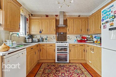 3 bedroom end of terrace house for sale, Whittington Avenue, Hayes
