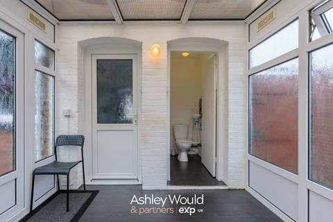 2 bedroom semi-detached house for sale, Bristnall Hall Road, Oldbury B68