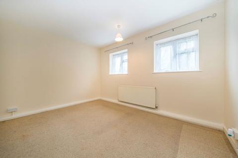 undefined, Hampton Road West, Feltham TW13