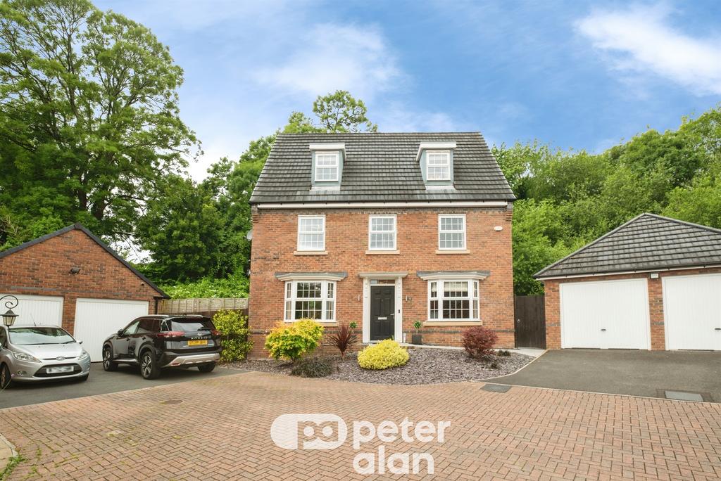 5 bedroom detached house for sale