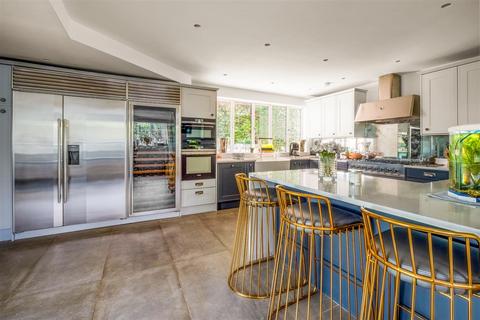 7 bedroom detached house for sale, Kingswood