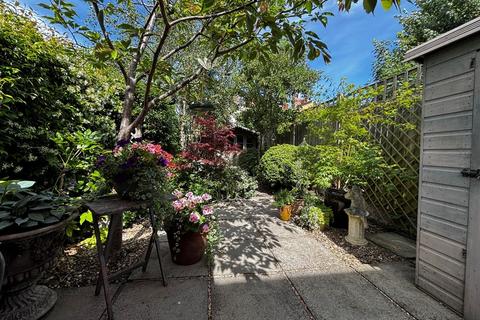 2 bedroom terraced house for sale, Mooreland Road, Bromley BR1