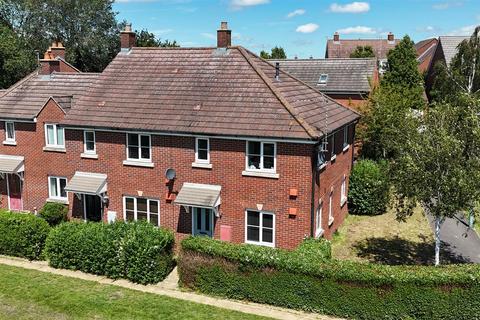 3 bedroom end of terrace house for sale, Lea Walk, Hucclecote, Gloucester