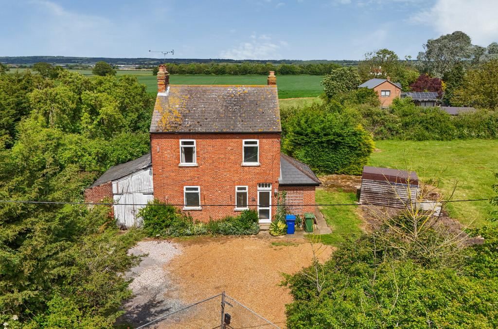Detached house exterior, garden