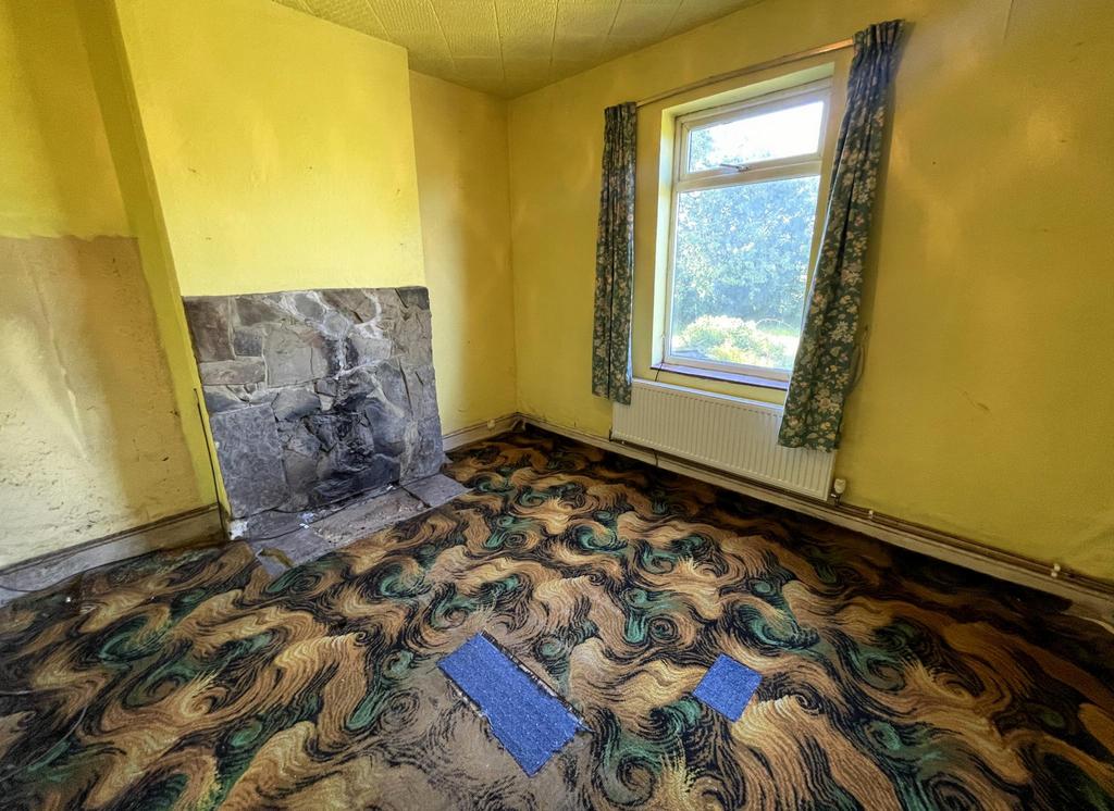 Bedroom, fireplace