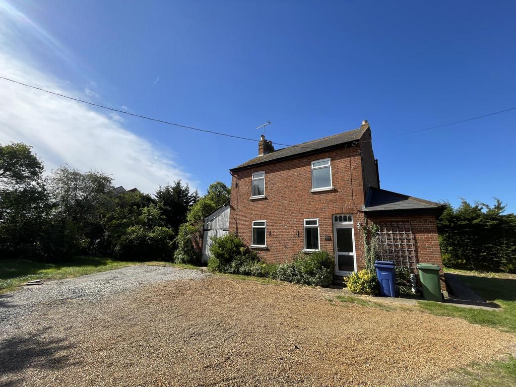 Detached house exterior, driveway
