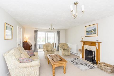 4 bedroom detached house for sale, Fernfield Close, Market Harborough