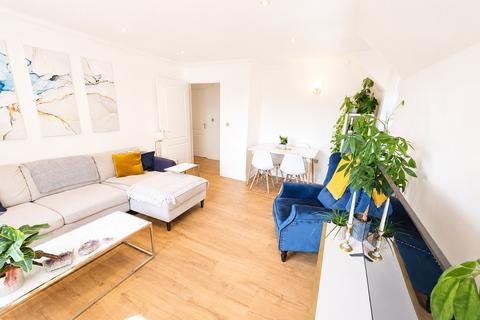 2 bedroom flat for sale, Blenheim Place, Camberley, Surrey, GU15