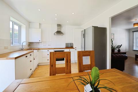 3 bedroom detached house for sale, Stryd Hywel Harris, Hengoed, CF82