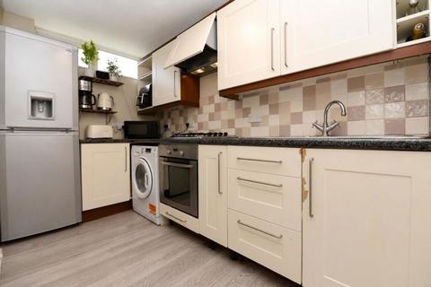 2 bedroom flat for sale, Bishopsfield Road, Fareham, Hampshire, PO14 1LN