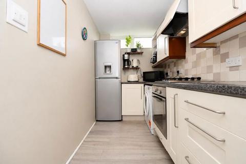 2 bedroom flat for sale, Bishopsfield Road, Fareham, Hampshire, PO14 1LN