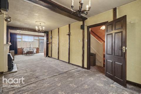 2 bedroom terraced house for sale, Wood Lane, Dagenham