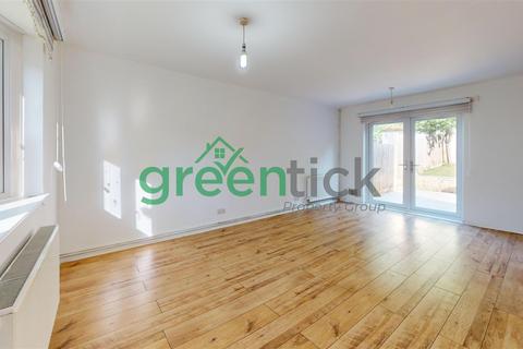 2 bedroom end of terrace house to rent, Hookfield, Harlow