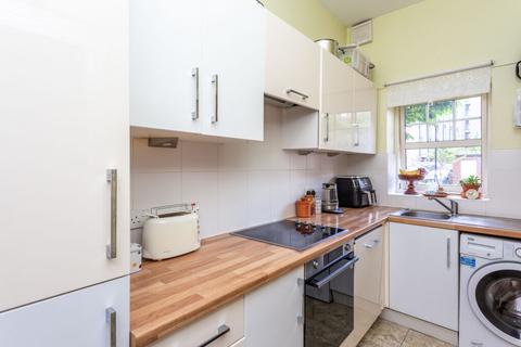 2 bedroom ground floor flat for sale, 32 Upper Gray Street, Edinburgh EH9 1SW