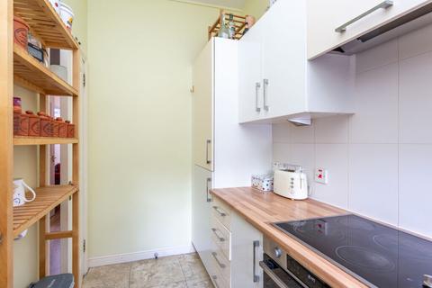 2 bedroom ground floor flat for sale, 32 Upper Gray Street, Edinburgh EH9 1SW