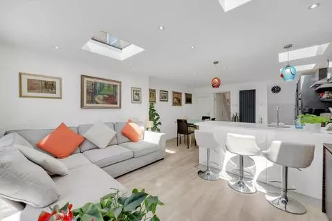 4 bedroom house for sale – pohled 2