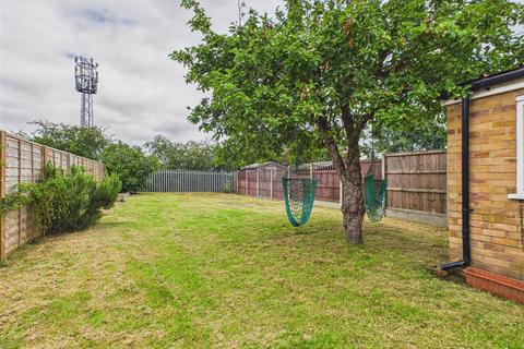 2 bedroom house for sale, Lyall Close, Bedford MK45