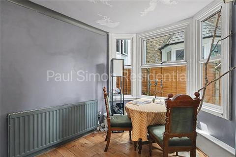 2 bedroom apartment for sale, Warham Road, London, N4