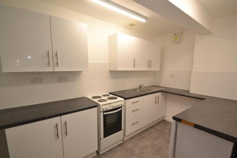 2 bedroom apartment to rent, Collier Row Road, Collier Row, Romford