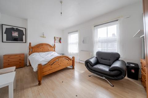 3 bedroom terraced house for sale, Evelina Road, Nunhead, London, SE15