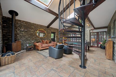 4 bedroom detached house for sale, Bolton Road North, Bury BL0