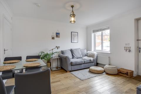 2 bedroom terraced house to rent, Chalk Stream Rise, Amersham, HP6