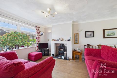 3 bedroom semi-detached house for sale, Northfield Drive, Worksop S81
