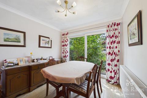 3 bedroom semi-detached house for sale, Northfield Drive, Worksop S81