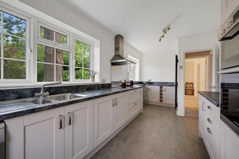4 bedroom detached house for sale, Cairndale Close, Sundride Park, Bromley, BR1