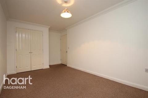 2 bedroom flat to rent, Neale Court, Dagenham, RM9