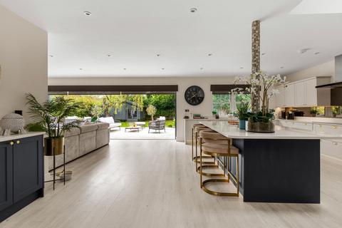 4 bedroom detached house for sale, The Avenue, Crowthorne RG45