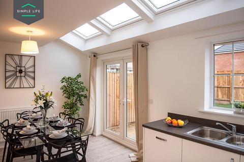 3 bedroom semi-detached house to rent, Baytree Lane, Middleton, Manchester, M24