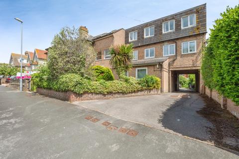 1 bedroom flat for sale, Glendinning Avenue, Weymouth
