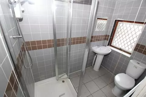 1 bedroom in a house share to rent – pohled 5