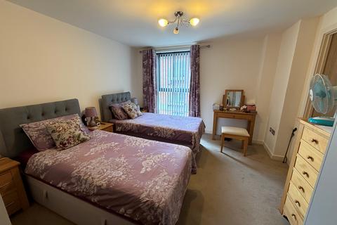 2 bedroom flat for sale, Fountain Way, Salisbury