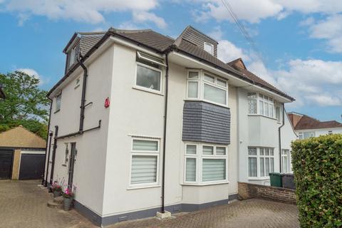 Lynford Gardens, Edgware, HA8