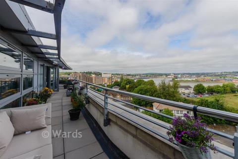2 bedroom flat for sale, The Eye, Chatham ME4