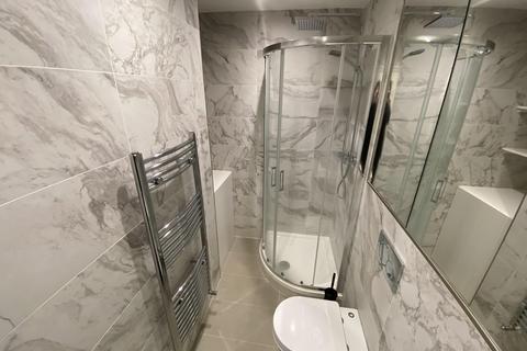 Studio to rent, Coleherne Road