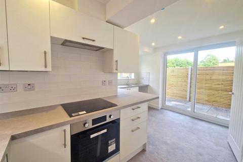 3 bedroom detached house to rent, Main Street, Kirklington, Newark