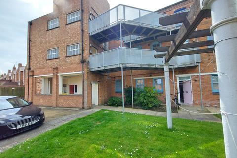 2 bedroom apartment to rent, Lansdowne Road, Leicester LE2