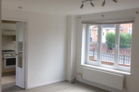 3 bedroom end of terrace house to rent, Mapledon Road, Manchester M9