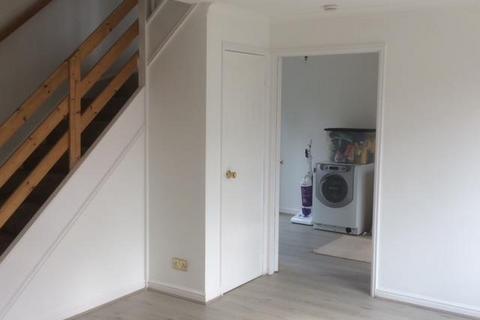 3 bedroom end of terrace house to rent, Mapledon Road, Manchester M9