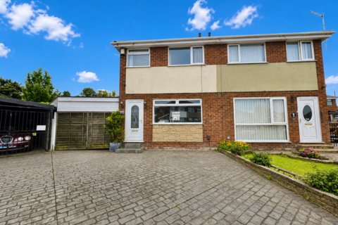 Semi-detached house - Spen Place, South Shore FY4