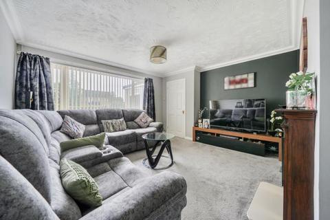 3 bedroom terraced house for sale, Brize Norton Road, Carterton