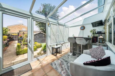 3 bedroom terraced house for sale, Brize Norton Road, Carterton