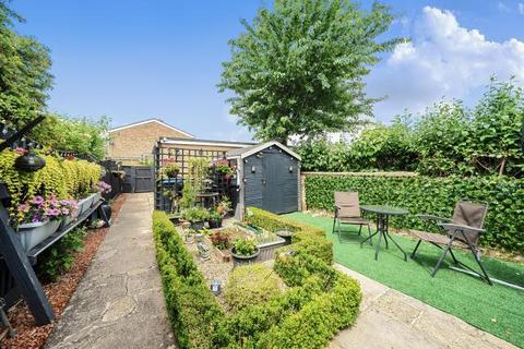 3 bedroom terraced house for sale, Brize Norton Road, Carterton