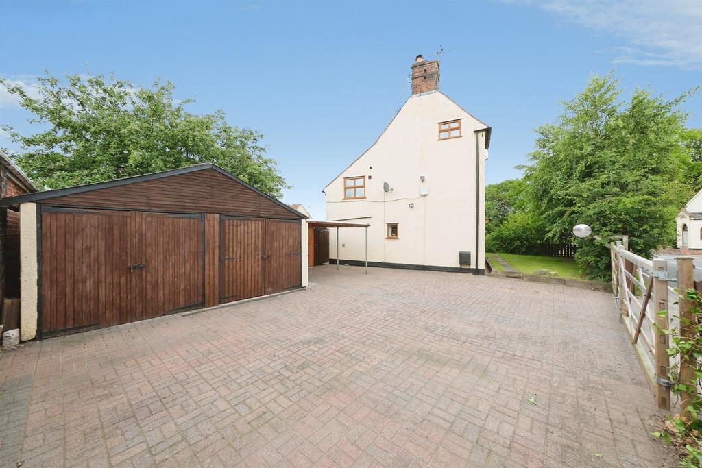 5 bedroom cottage for sale